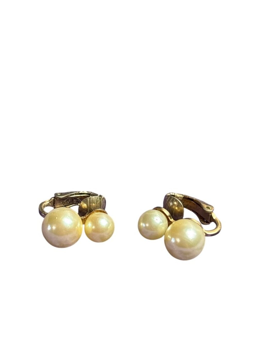 Vintage Faux Pearl Goldtone Clip On Earrings 0.75 inch